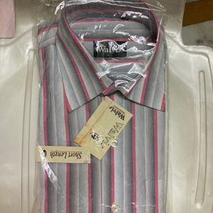 New Unused Men’s Half Sleeves Shirt