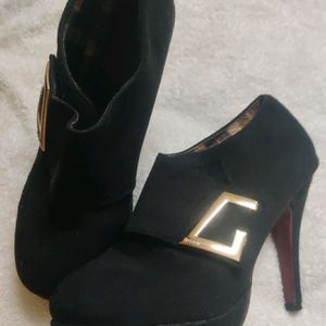 A Stelatoes Footwear (Size 39)