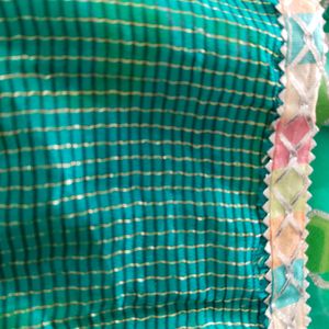 Saree With Check Blouse (Unstitched)