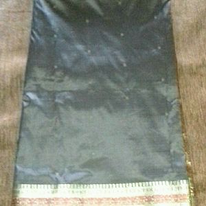 Premium Silk Banarasi Saree. No Blouse.