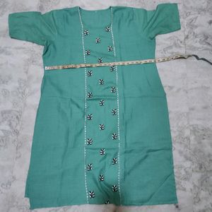 Bust 50 Green Kurti