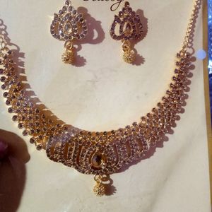 BEAUTIFUL JEWELLRY SET ( NEW )