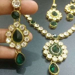 GREEN & WHITE ETHNIC KUNDAN STONE NECKLACE SET