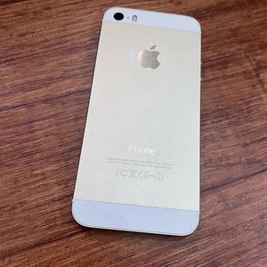 iPhone 5s In Ok Condition The Display Is Broken