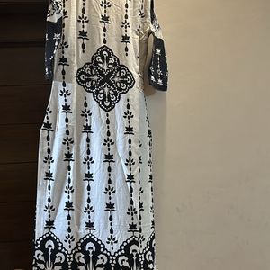 Black And White Printed Suit With Dupata