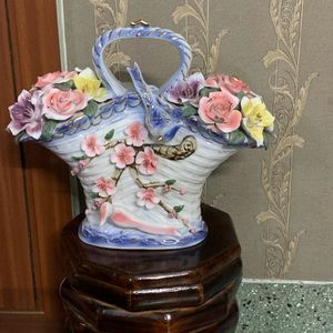 Price Drop!!Porcelain Showpiece