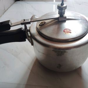 Silver Pressure Cooker 5 Litre