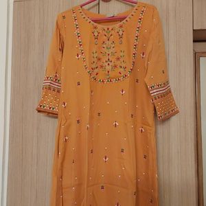 Neerus Women Floral.kurti On Sale