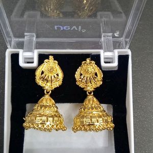 Gold Jhumka