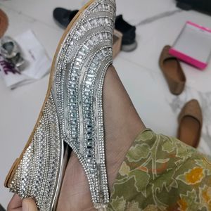 Sell🥳Party Wear Sandal For Women