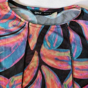 Abstract Printed Fitted Crop top