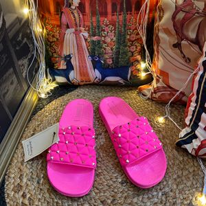 Dressberry Fushia Pink Sliders