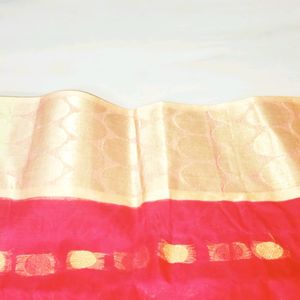 Red Bengal Tant Saree With Zari Skirt Border