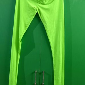 LYRA Fluorescent Green Leggings