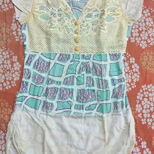 Top / Tunic with Lace Work