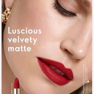 Oriflame Giordani Gold Iconic Matte Lipstick SPF15