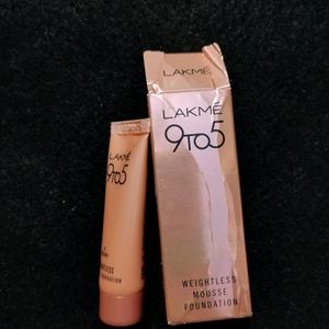 Lakme Weight Less Mousse Foundation Cream