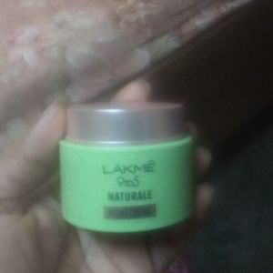 Wall of love # lakme cream.