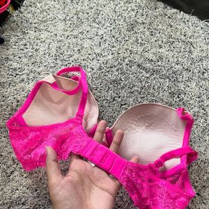 Sale‼️New Victoria Secret Lace Pushup Bra 🩷