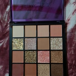 Perfection Eyeshadow Palette 16 Shades