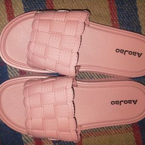 Women's slippers