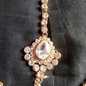 Beautiful Necklace With Bindiya (Without Earrings)