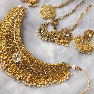 Golden  Necklace  Set