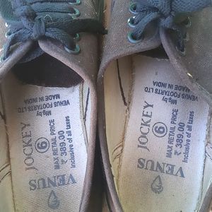 1 Month Used Pr Shoes For Children