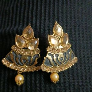 Pendant Set Traditional Wear