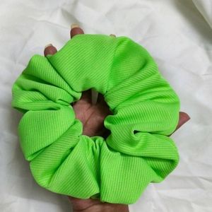 Handmade Scrunchie 💗🎀