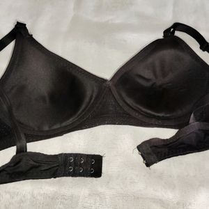 Lightly Padded Hooked Bra(Black)