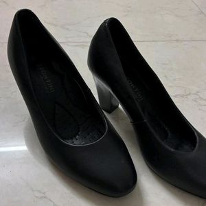 Black Formal Pumps