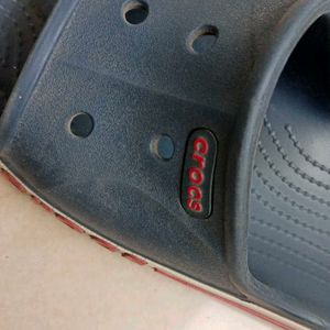 Crocs Sliders Og- Price Fixed Pls Understand