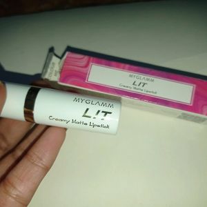 Myglamm LIT Creamy Matte Lipstick