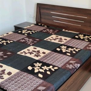 DOUBLE BEDSHEET WITH 2 PILLOW COVERS