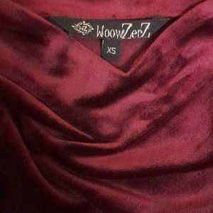 Women Burgundy Sweetheart Neck Top