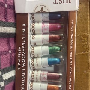 Just Herbs 8 In 1 Eyeshadow Lid sticks