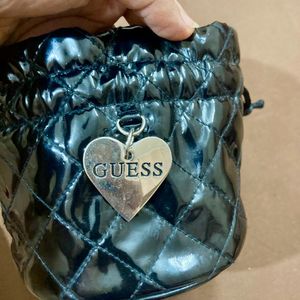 Guess Pouch- Original