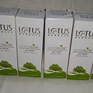 Lotus herbal White Glow Day Cream