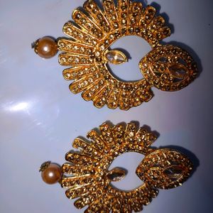 Jewellery Set (Earrings, Mang Tika, Locket)