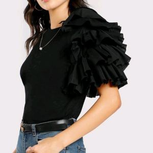 RUFFLE LAYER BLACK TOP