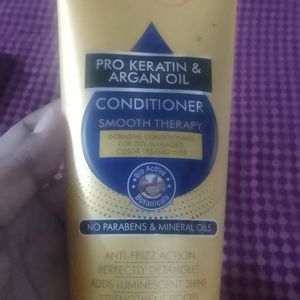 St Botanica Pro Keratin And Argan Oil Conditioner