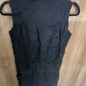 A Casual Black Straight Shift Dress