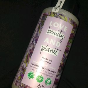 Love Beauty And Planet Lavender Shampoo (400ml).                                                                   Original Sealed Packed Not First Copy❌.                      Only For  Cash💰💵