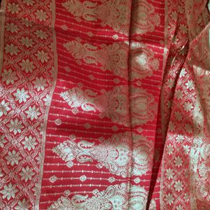 A Beautiful Weaving White Red Silk Saree