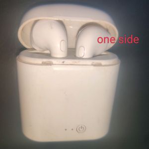 4 Earbuds With Apple Pin