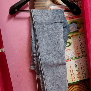 Greay Woman Jeans