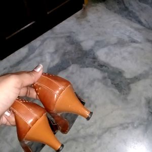 Shoe Point Heel