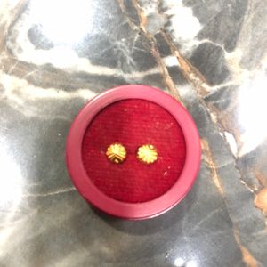 18kt Gold Ear Stud