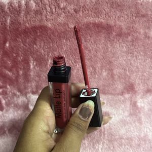 Swiss Beauty Liquid Lipstick